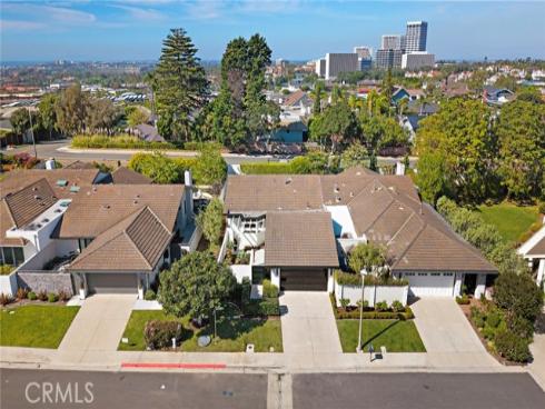 37  Beachcomber  , Corona del Mar, CA