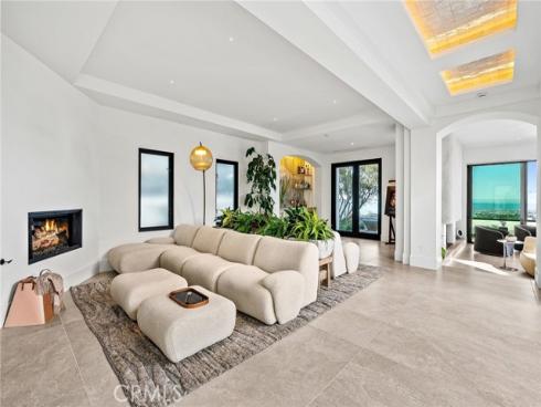 17  Muir Beach  , Corona del Mar, CA