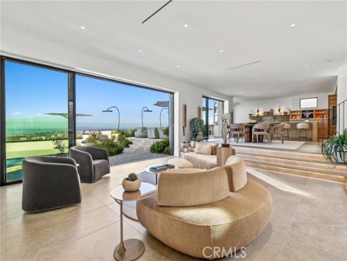 17  Muir Beach  , Corona del Mar, CA