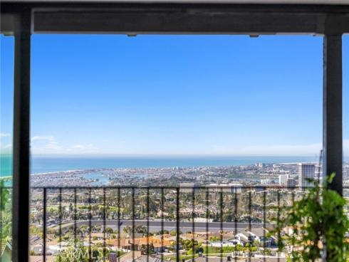 17  Muir Beach  , Corona del Mar, CA