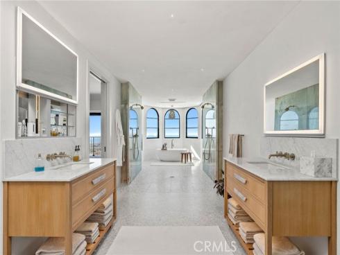 17  Muir Beach  , Corona del Mar, CA