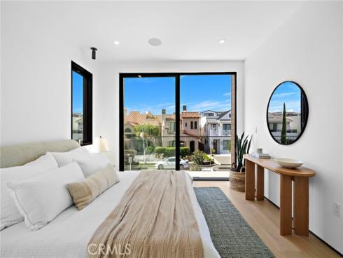 612  Begonia  , Corona del Mar, CA