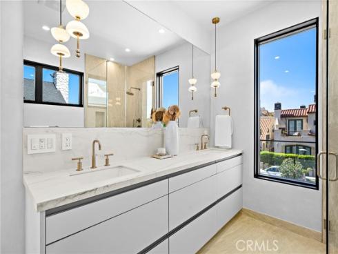 612  Begonia  , Corona del Mar, CA