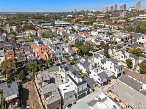 612  Begonia  , Corona del Mar, CA