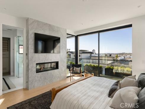 220 Carnation Avenue, Corona del Mar, CA