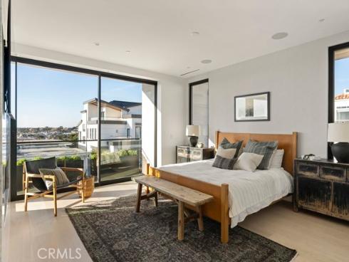 220 Carnation Avenue, Corona del Mar, CA