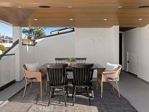 220 Carnation Avenue, Corona del Mar, CA