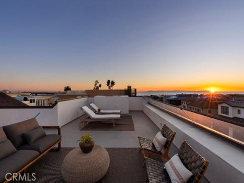 220 Carnation Avenue, Corona del Mar, CA