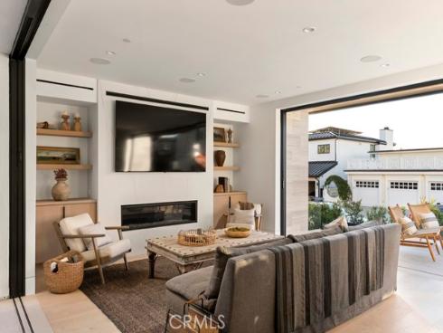 220 Carnation Avenue, Corona del Mar, CA