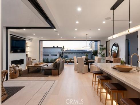 220 Carnation Avenue, Corona del Mar, CA