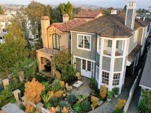 320  Heliotrope   Avenue, Corona del Mar, CA