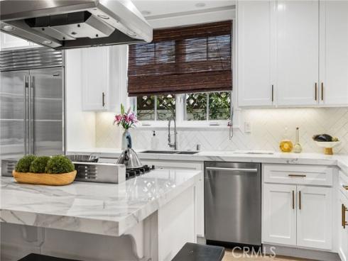 320  Heliotrope   Avenue, Corona del Mar, CA