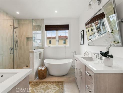 320  Heliotrope   Avenue, Corona del Mar, CA