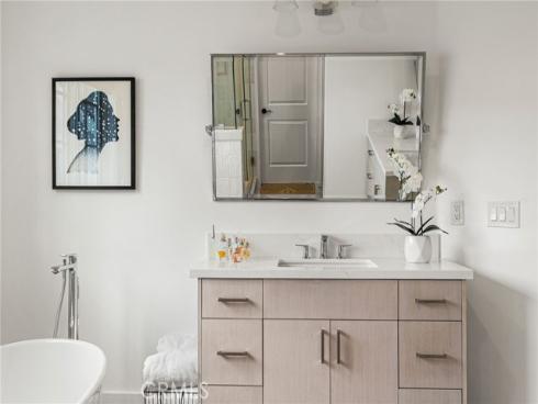 320  Heliotrope   Avenue, Corona del Mar, CA