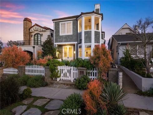 320  Heliotrope   Avenue, Corona del Mar, CA