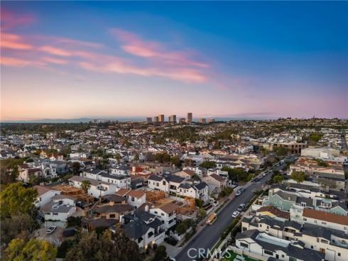 320  Heliotrope   Avenue, Corona del Mar, CA