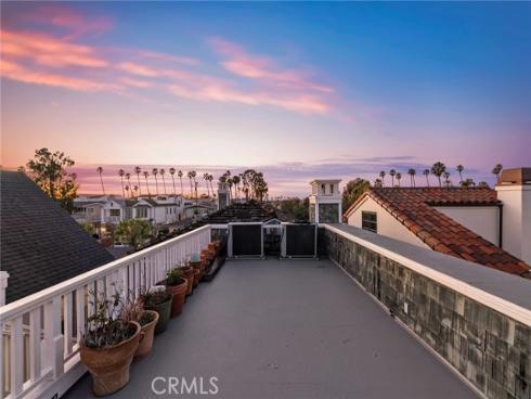320  Heliotrope   Avenue, Corona del Mar, CA