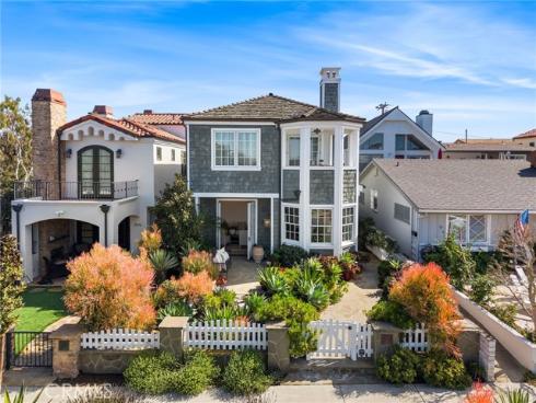 320  Heliotrope   Avenue, Corona del Mar, CA