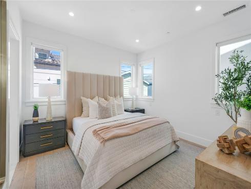 611  Narcissus   Avenue, Corona del Mar, CA