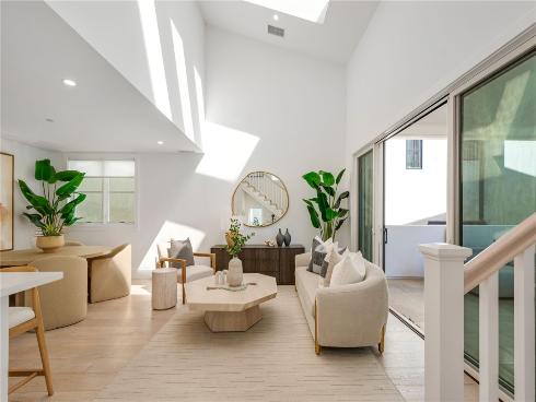 611  Narcissus   Avenue, Corona del Mar, CA