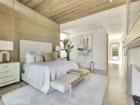 1231  Dolphin  , Corona del Mar, CA