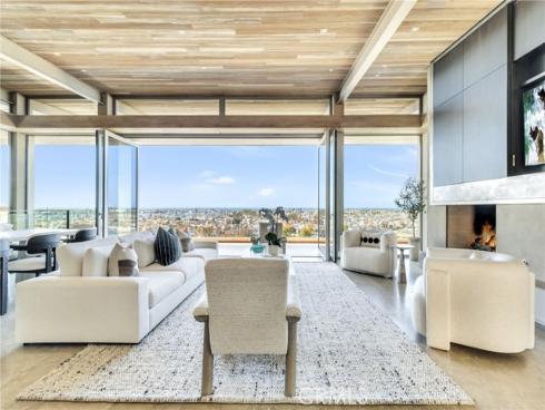 1231  Dolphin  , Corona del Mar, CA
