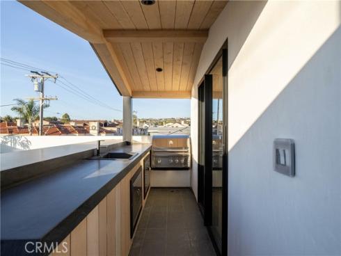 519  Narcissus  B  Avenue, Corona del Mar, CA