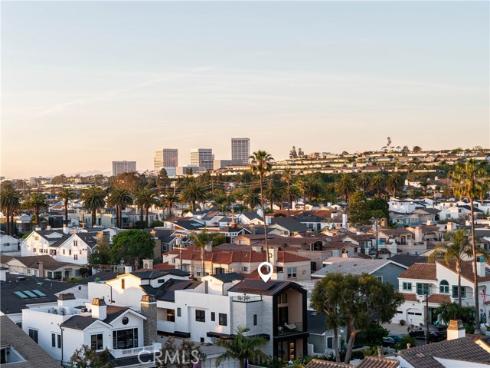519  Narcissus  B  Avenue, Corona del Mar, CA