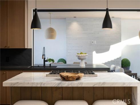 519  Narcissus  B  Avenue, Corona del Mar, CA