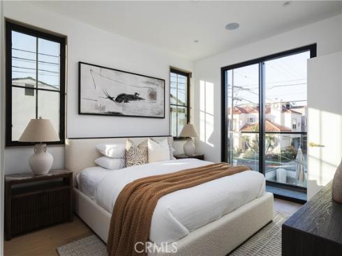519  Narcissus  B  Avenue, Corona del Mar, CA