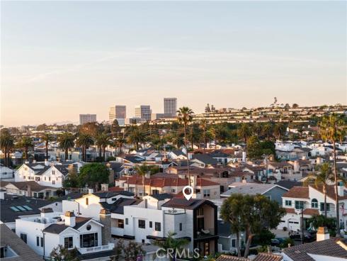 519 Narcissus Avenue, Corona del Mar, CA