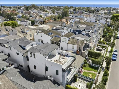 716  Heliotrope  , Corona del Mar, CA