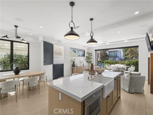 716  Heliotrope  , Corona del Mar, CA