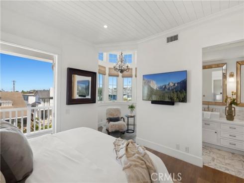 718  Poinsettia  , Corona del Mar, CA