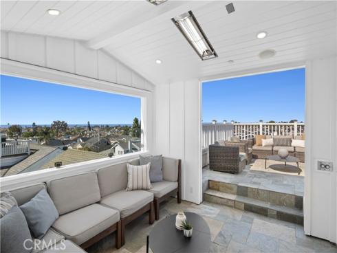 718  Poinsettia  , Corona del Mar, CA