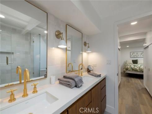 221  Larkspur   Avenue, Corona del Mar, CA