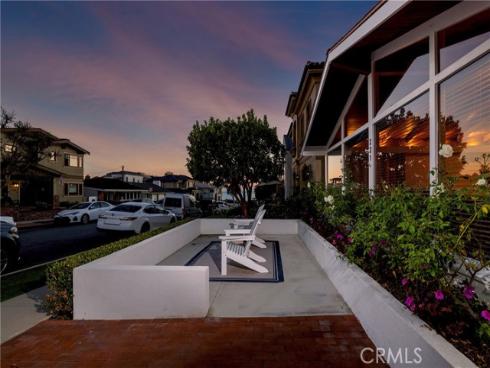 221  Larkspur   Avenue, Corona del Mar, CA