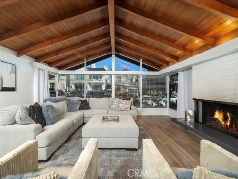 221  Larkspur   Avenue, Corona del Mar, CA