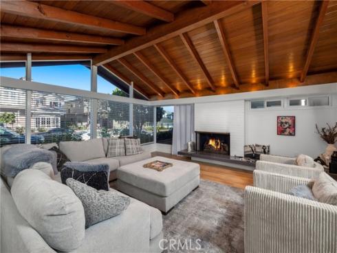 221  Larkspur   Avenue, Corona del Mar, CA