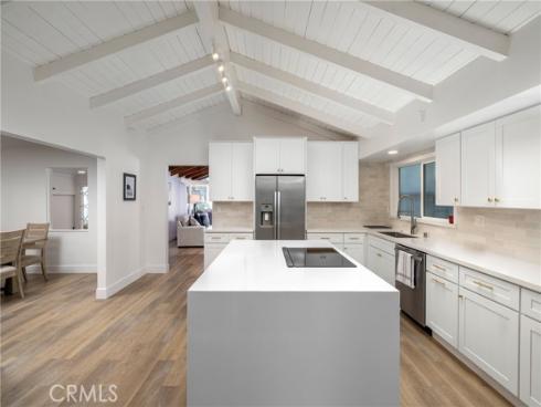 221  Larkspur   Avenue, Corona del Mar, CA