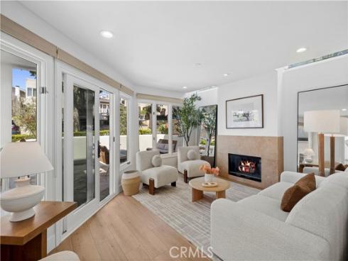 708  Iris  A  Avenue, Corona del Mar, CA