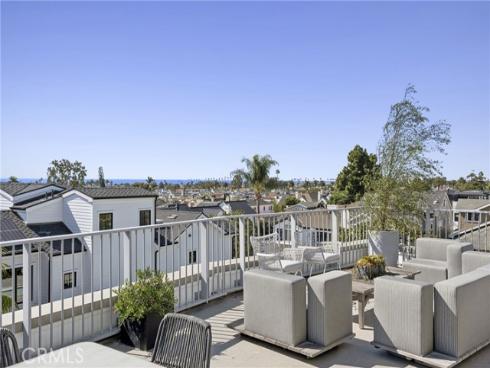 706  Poinsettia  , Corona del Mar, CA