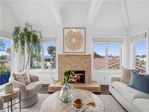 423  Poppy  , Corona del Mar, CA