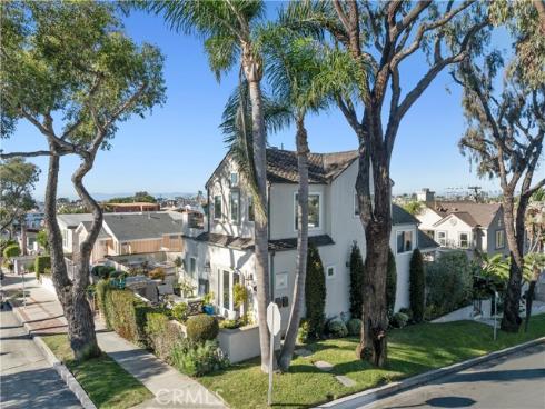 423  Poppy  , Corona del Mar, CA