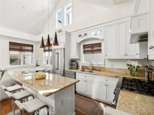 516  Poinsettia  B  Avenue, Corona del Mar, CA