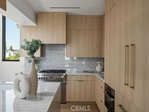 518 Poinsettia B Avenue, Corona del Mar, CA