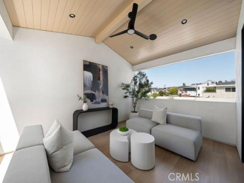 518 Poinsettia B Avenue, Corona del Mar, CA