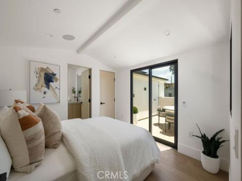 518 Poinsettia B Avenue, Corona del Mar, CA