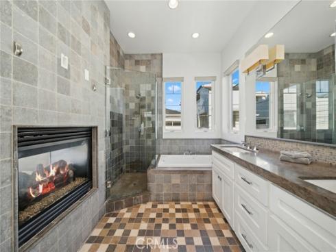 417 Poinsettia Avenue, Corona del Mar, CA