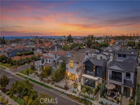 707 Larkspur Avenue, Corona del Mar, CA